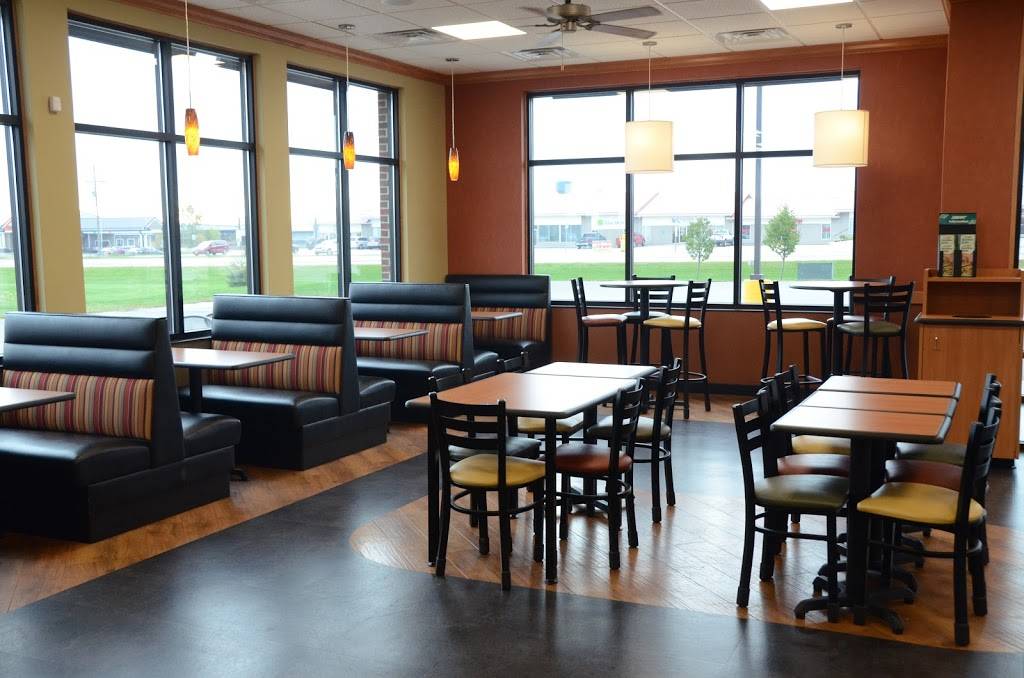 Subway Restaurants | restaurant | 1205 W Main St, Manchester, IA 52057, USA | 5639273984 OR +1 563-927-3984