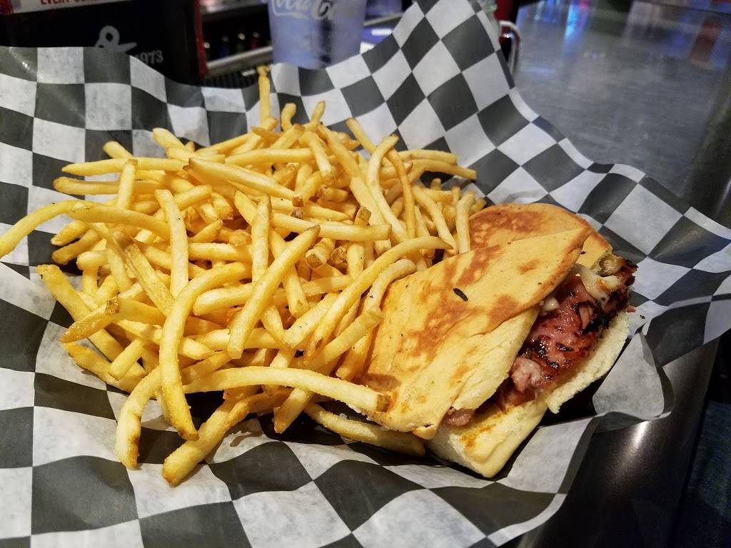 Louies Grill & Bar | restaurant | 7216 Northwest Expy, Oklahoma City, OK 73132, USA | 4057201999 OR +1 405-720-1999