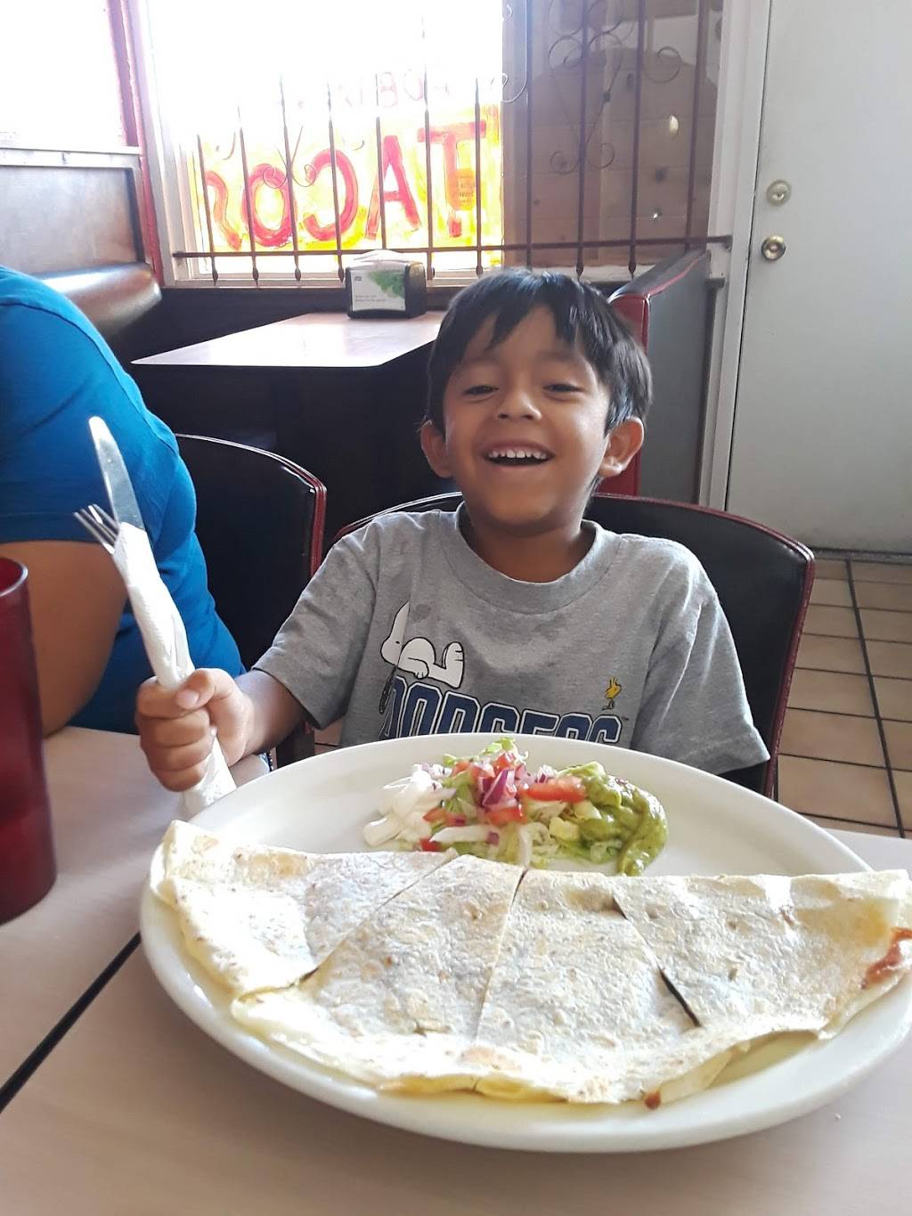 El Transito Mexican & Salvadorian Restaurant | restaurant | 12710 Ramona Blvd, Baldwin Park, CA 91706, USA | 6269601069 OR +1 626-960-1069