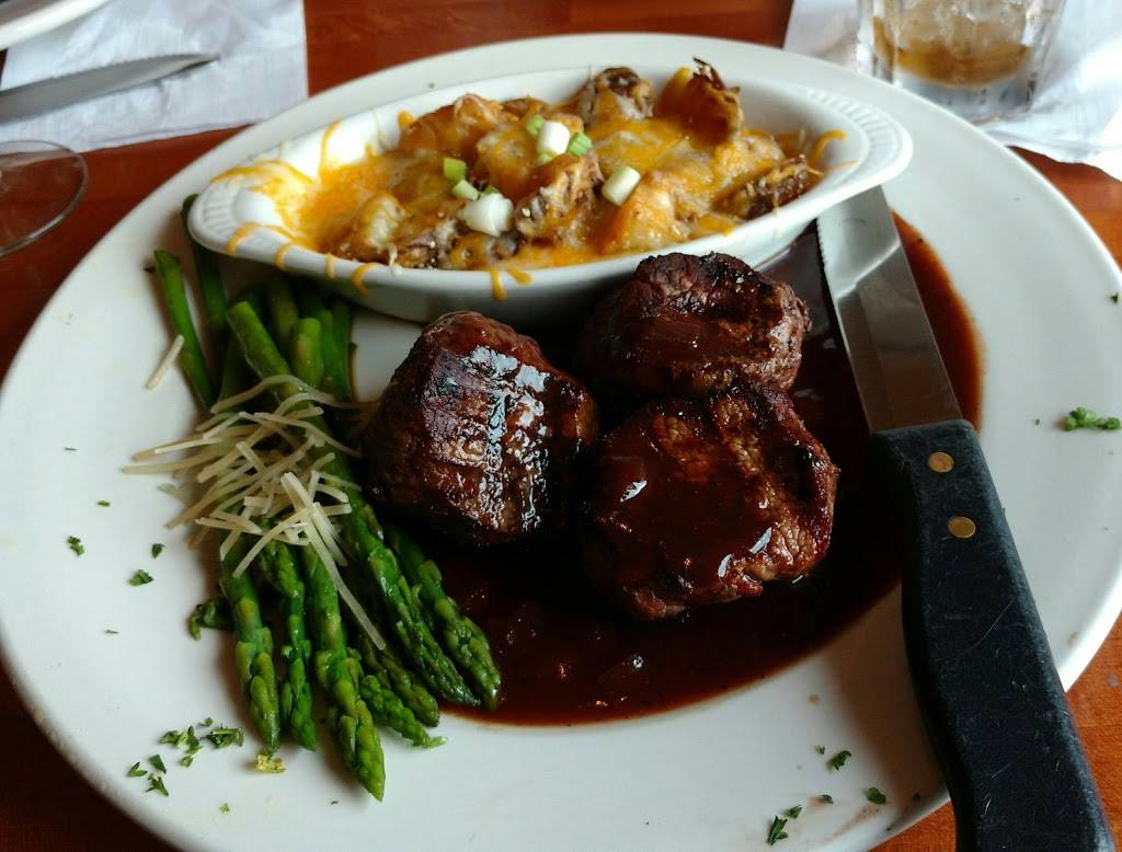 Victoria House | restaurant | Steiger Lake Ln, Victoria, MN 55386, USA | 9524432858 OR +1 952-443-2858