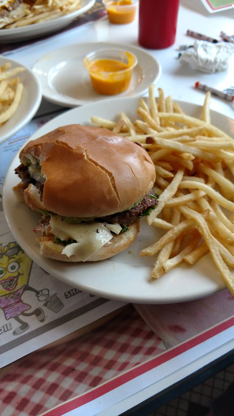 Steak n Shake | restaurant | 4025 Elkhart Rd, Goshen, IN 46526, USA | 5748755372 OR +1 574-875-5372