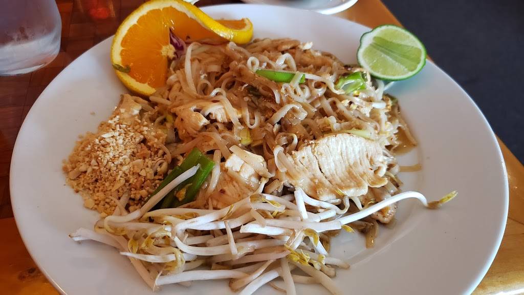 Chang Kao Thai Cuisine | restaurant | 6233 14th St W, Bradenton, FL 34207, USA | 9417392217 OR +1 941-739-2217