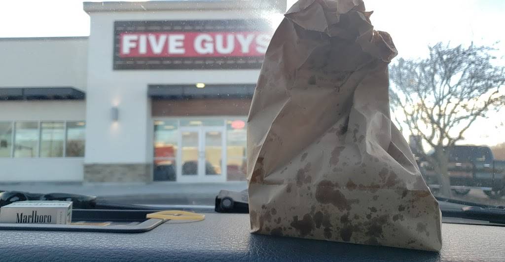 Five Guys | meal takeaway | 4140 S Noland Rd, Independence, MO 64055, USA | 8168860098 OR +1 816-886-0098
