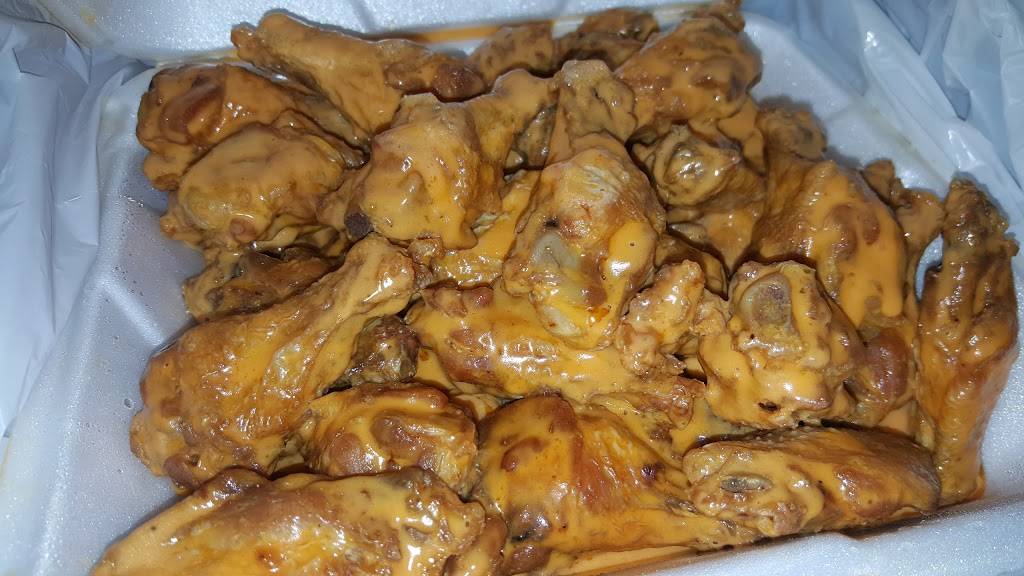 Wingman | restaurant | 1555 E Bridge St, Brighton, CO 80601, USA | 3036551449 OR +1 303-655-1449