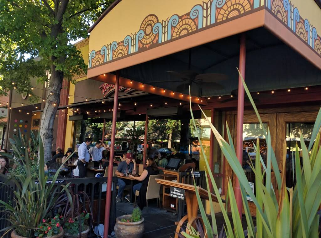 Tres Hombres Long Bar & Grill | restaurant | 100 Broadway St, Chico, CA 95928, USA | 5303420425 OR +1 530-342-0425