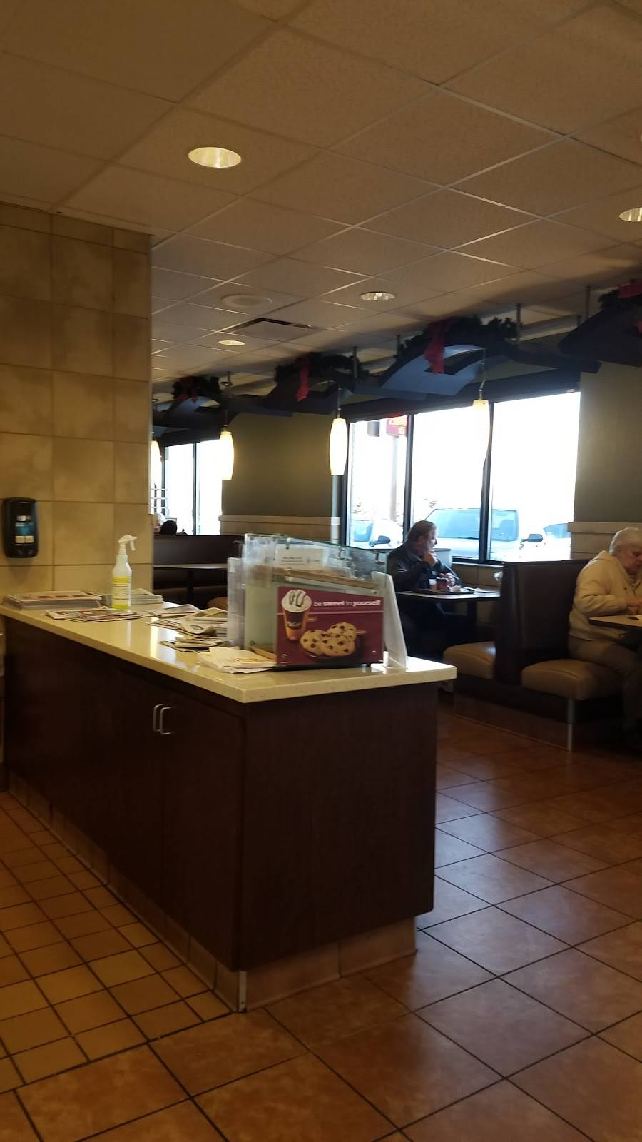 McDonalds | cafe | 320 Cross County Plaza, Batesville, IN 47006, USA | 8129344242 OR +1 812-934-4242