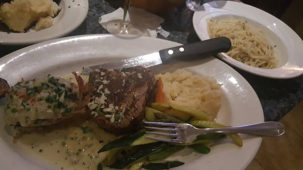 Portofinos Restaurant & Bar | restaurant | 937 State St, New Haven, CT 06511, USA | 2035621414 OR +1 203-562-1414