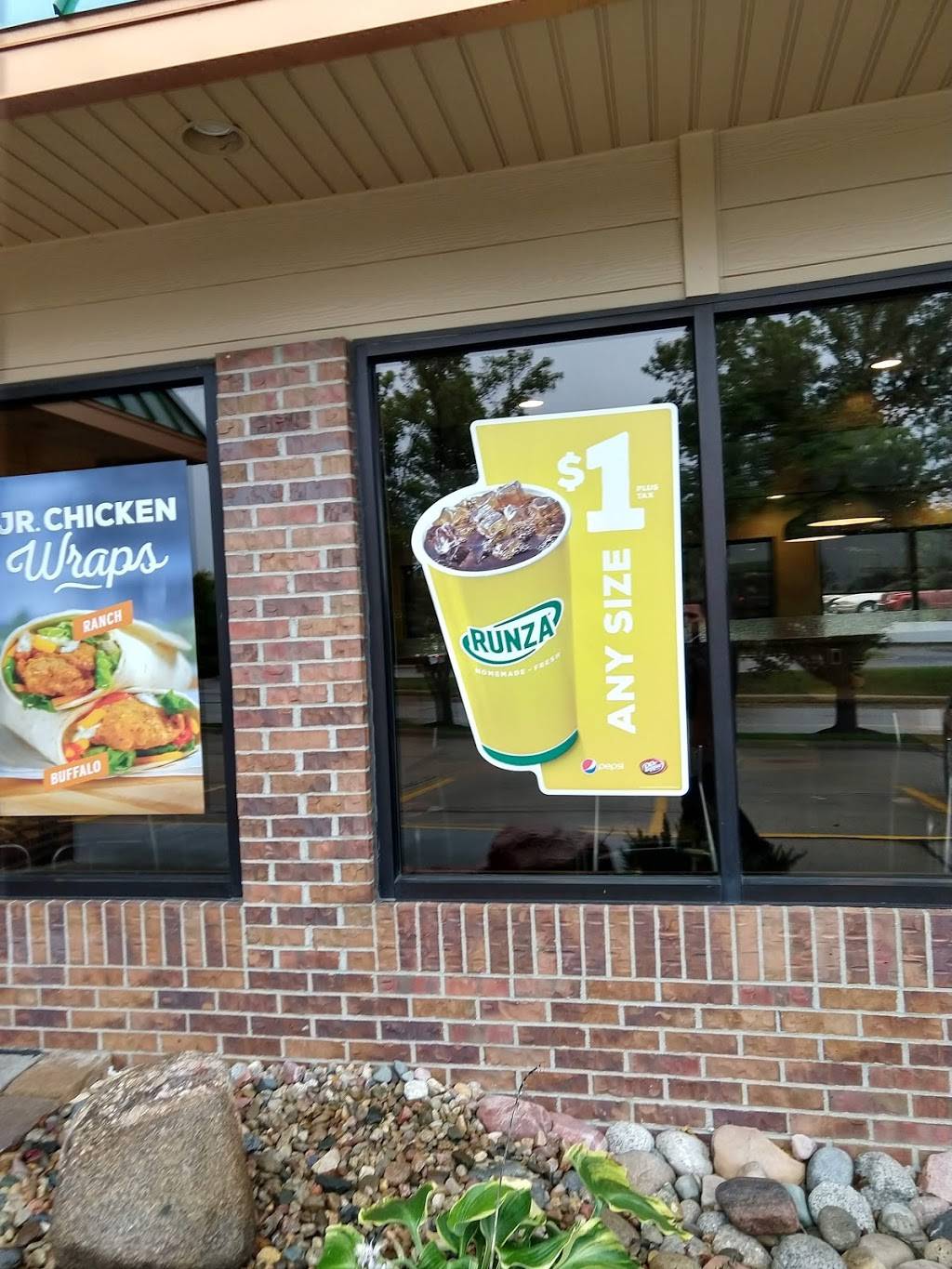 Runza Restaurant | restaurant | 10705 Emmet St, Omaha, NE 68134, USA | 4024963986 OR +1 402-496-3986