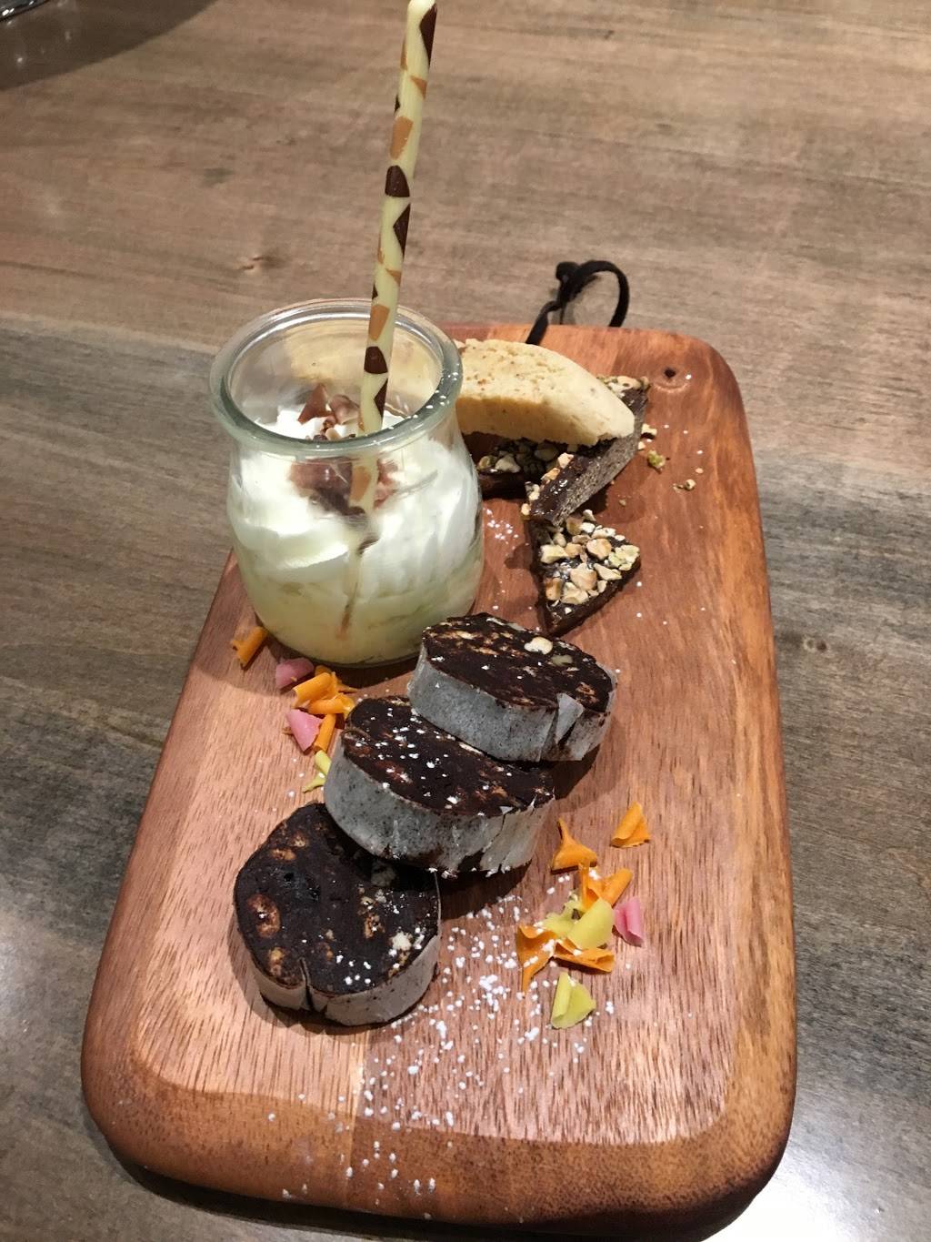 Capras Kitchen | restaurant | 1834 Lakeshore Rd W, Mississauga, ON L5J 1J7, Canada | 9059161834 OR +1 905-916-1834