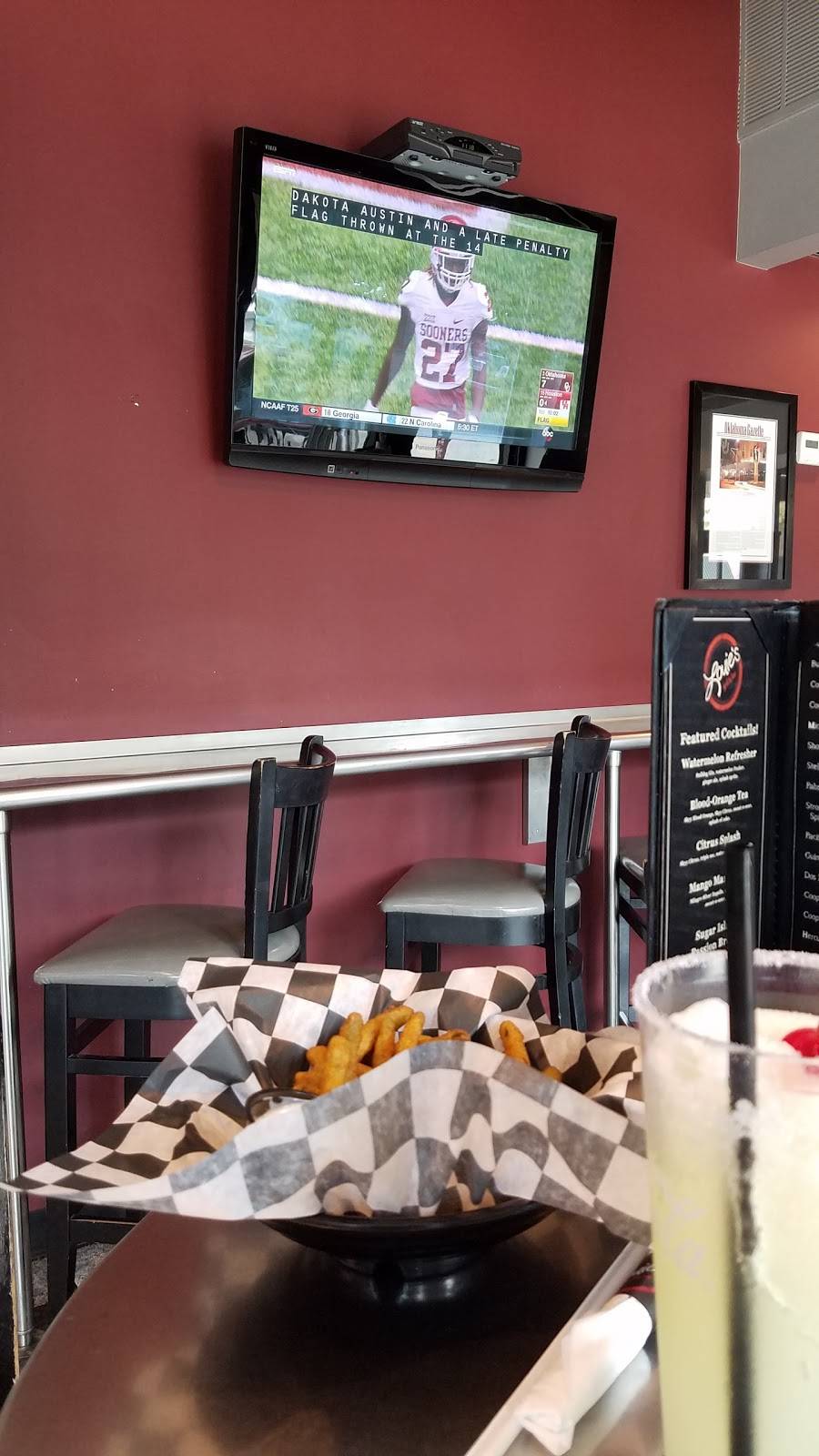 Louies Grill & Bar | restaurant | 301 W Boyd St, Norman, OK 73069, USA | 4053666291 OR +1 405-366-6291