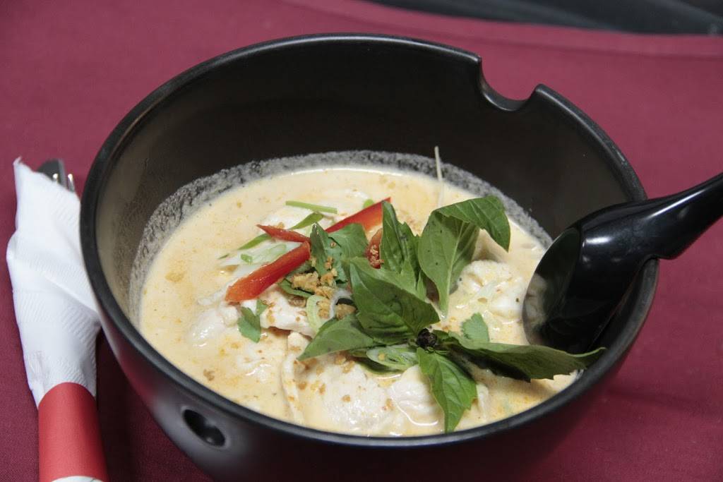 Thai Noodle House | restaurant | 132 Amity Rd, New Haven, CT 06515, USA | 2035537798 OR +1 203-553-7798