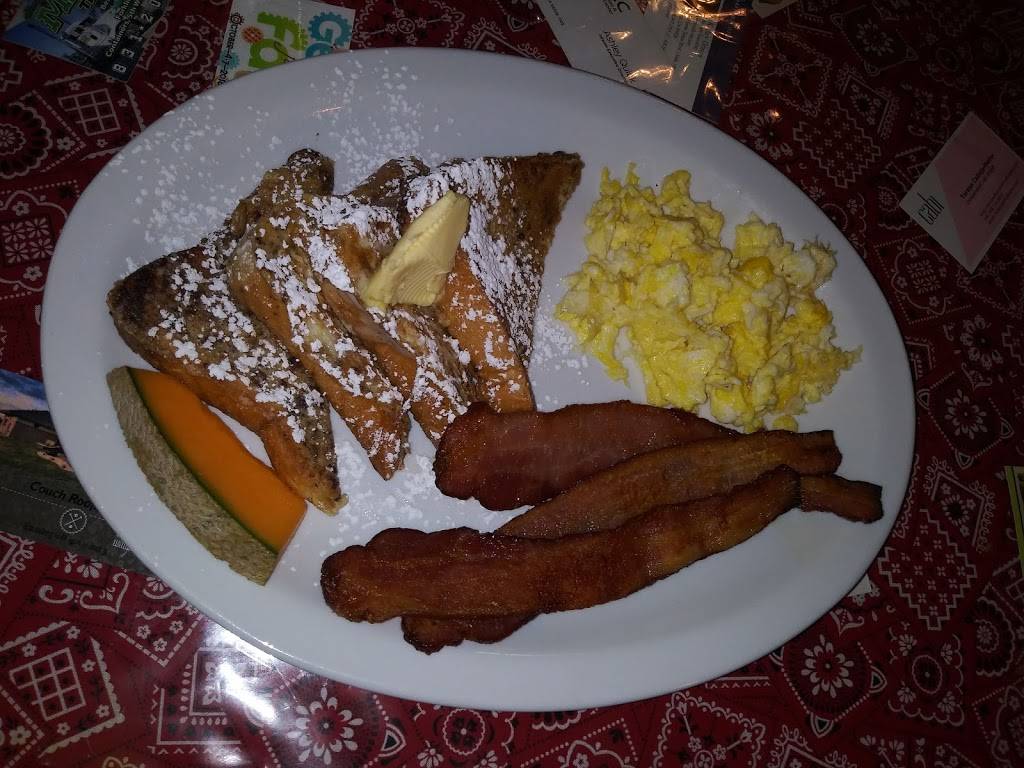 Eva Maes Cafe | restaurant | 6851 Airline Hwy, Tres Pinos, CA 95075, USA | 8316285009 OR +1 831-628-5009