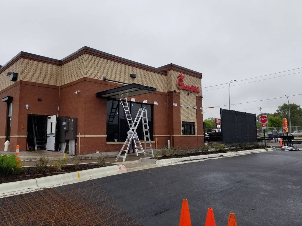 Chick-fil-A | restaurant | 2090 Snelling Ave N, Roseville, MN 55113, USA | 6516360144 OR +1 651-636-0144