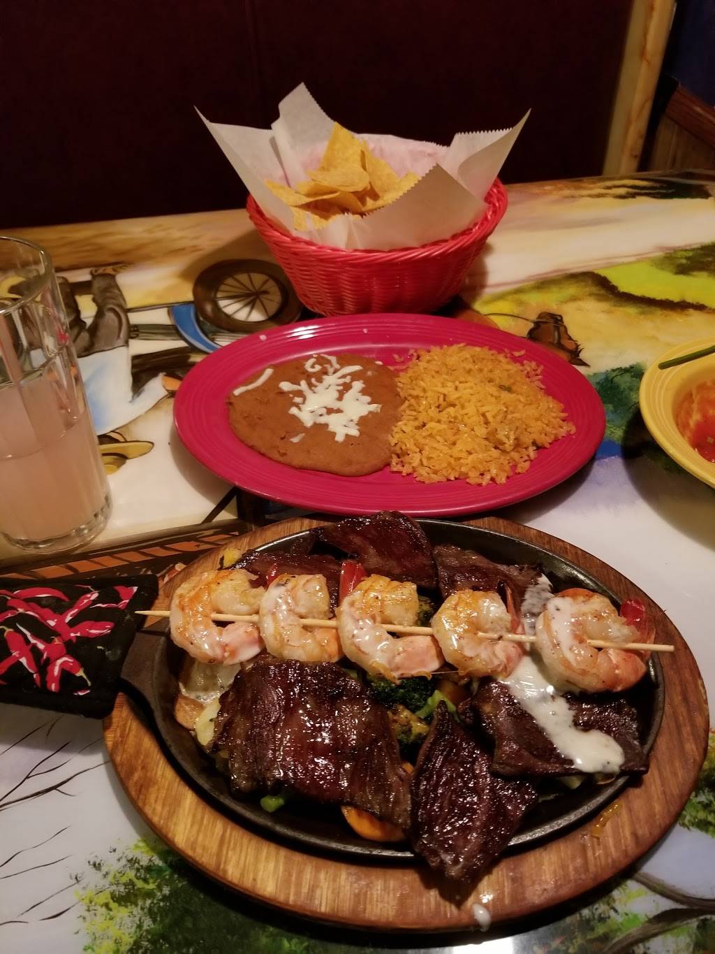 El Burrito Loco | restaurant | 4174 Alpine Ave NW B, Comstock Park, MI 49321, USA | 6167854102 OR +1 616-785-4102