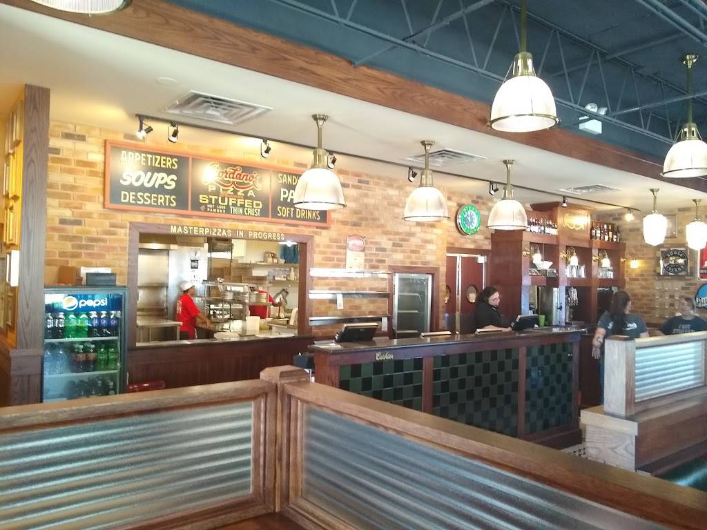 Giordanos | restaurant | 455 W Roosevelt Rd, Glen Ellyn, IL 60137, USA | 6307901717 OR +1 630-790-1717