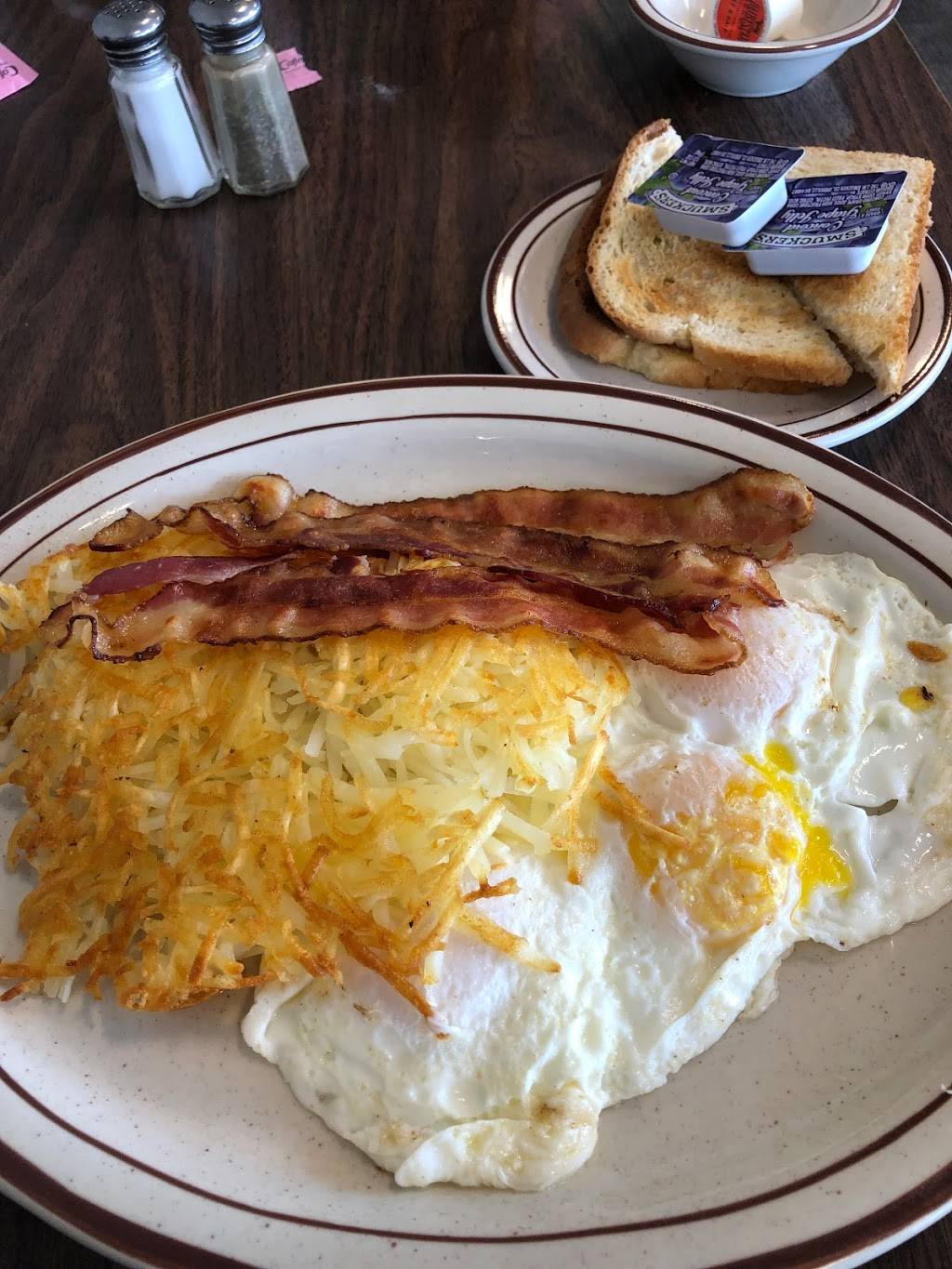 M.C.s Country Cafe | cafe | 756 US-30, Carroll, IA 51401, USA | 7127926331 OR +1 712-792-6331