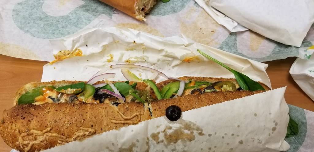 Subway Restaurants | restaurant | 21514 Novi Rd, Novi, MI 48375, USA | 2483444777 OR +1 248-344-4777