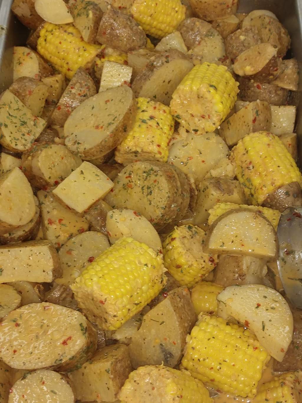 LePoughs Barbecue | restaurant | 2401 Quarters Rd., Bldg. 12500, Fort Lee, VA 23801, USA | 8044546556 OR +1 804-454-6556