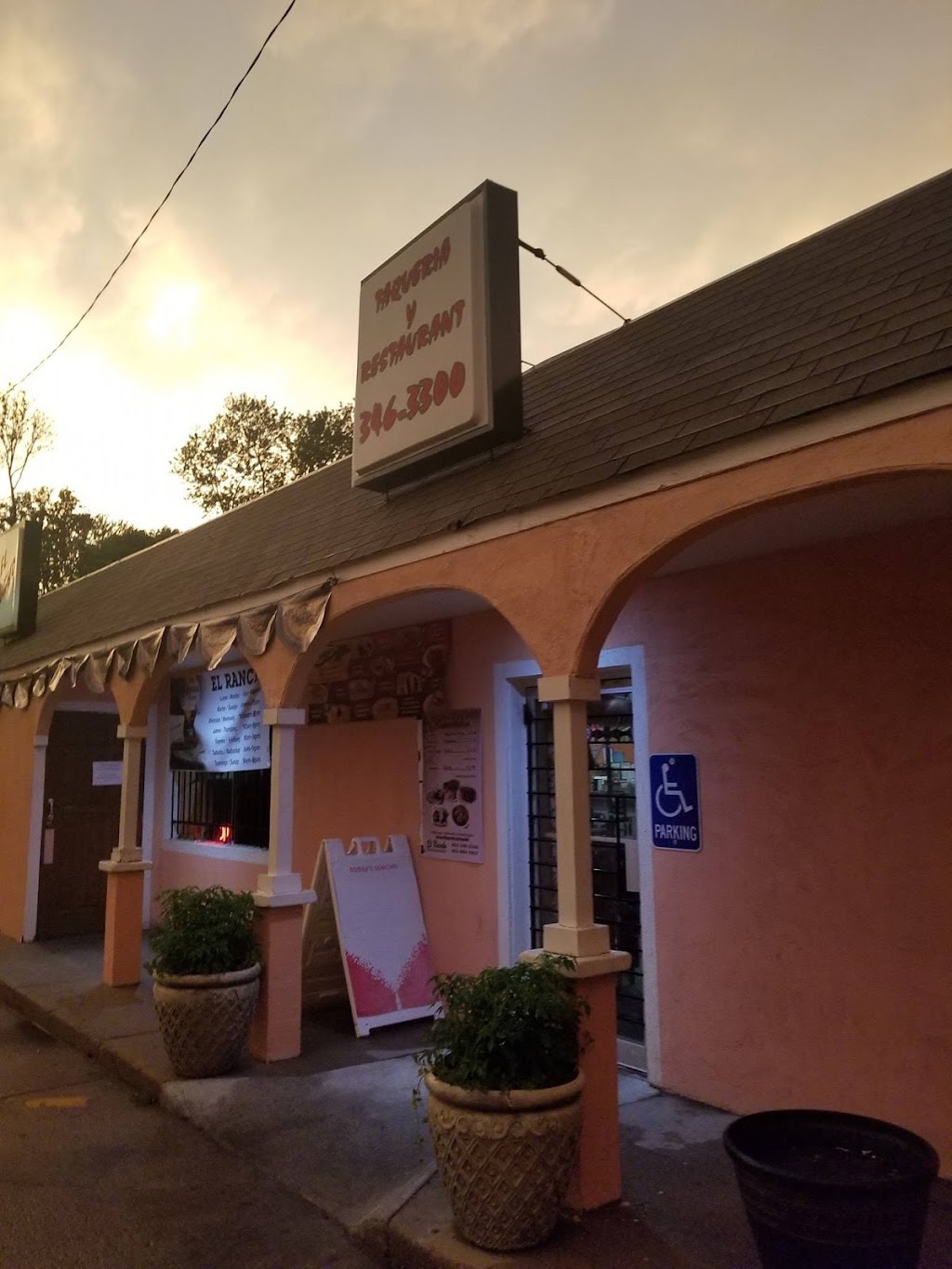 El Rancho | restaurant | 2030 Martha St, Omaha, NE 68108, USA | 4028847863 OR +1 402-884-7863