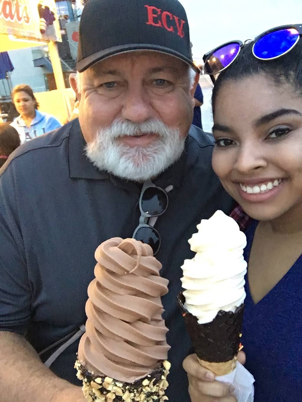 Beach Treats | restaurant | 3125 Ocean Front Walk, San Diego, CA 92109, USA | 8584881549 OR +1 858-488-1549