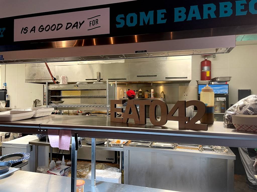 Burgers Blues Barbecue | restaurant | 168 W Government St, Brandon, MS 39042, USA | 6018292500 OR +1 601-829-2500