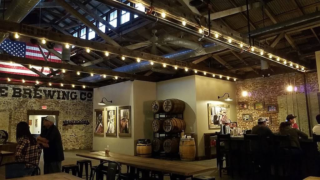 BarrelHouse Brewing Visalia | restaurant | 521 E Main St, Visalia, CA 93292, USA | 5597136690 OR +1 559-713-6690