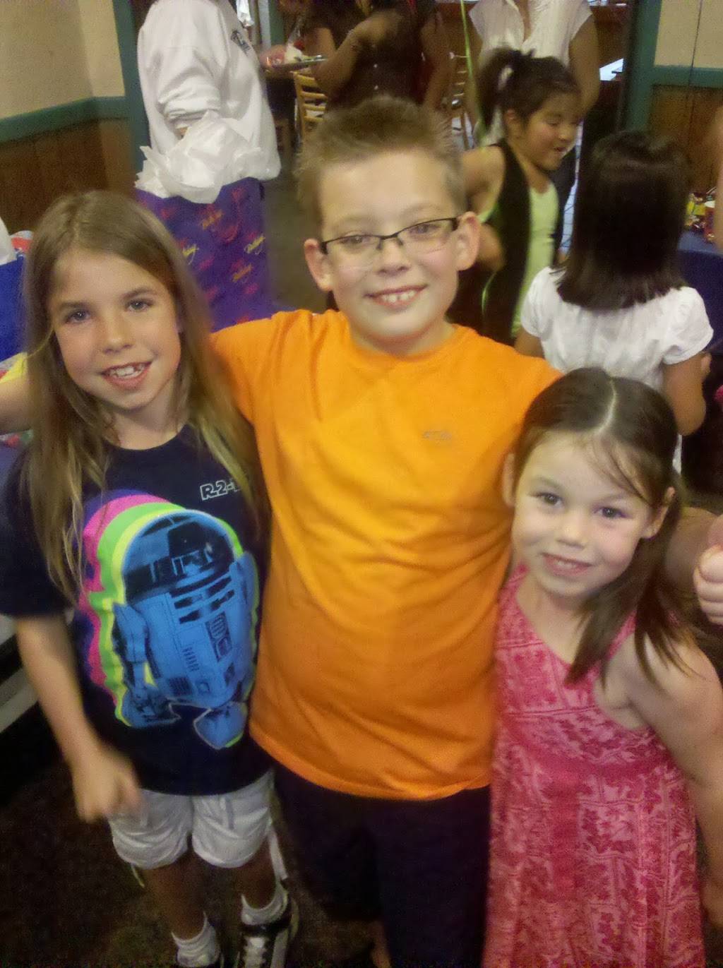 Round Table Pizza | meal delivery | 11095 Warner Ave, Fountain Valley, CA 92708, USA | 7148390276 OR +1 714-839-0276