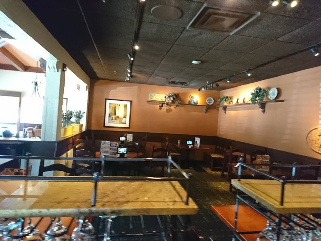 Olive Garden Italian Restaurant | meal takeaway | 3303 W Touhy Ave, Lincolnwood, IL 60712, USA | 8476794498 OR +1 847-679-4498