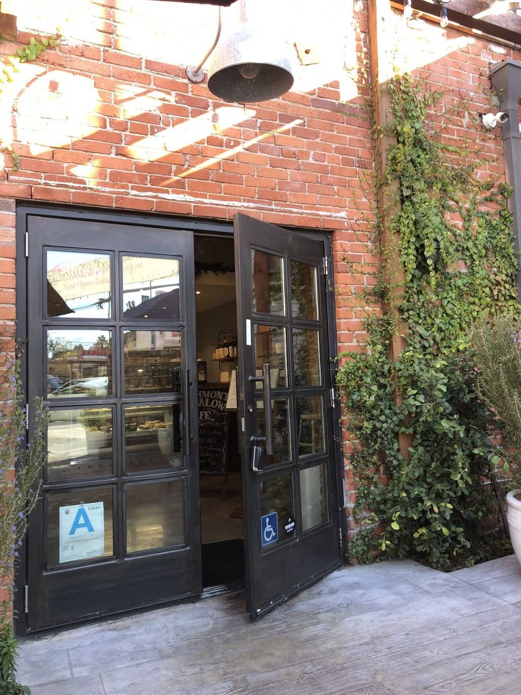 Larchmont Bungalow Cafe | restaurant | 2110 Sunset Blvd suite n, Los Angeles, CA 90026, USA | 2139085301 OR +1 213-908-5301