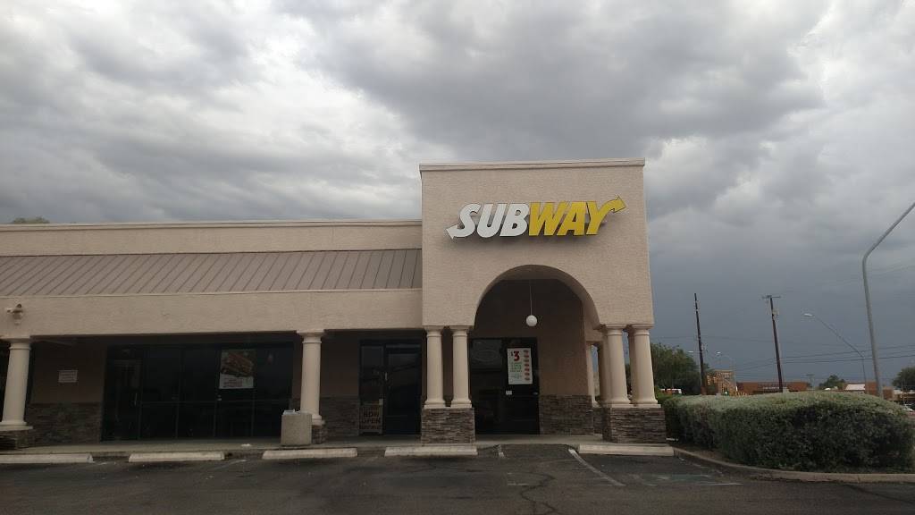 Subway | meal takeaway | 3250 N Campbell Ave Suite 100, Tucson, AZ 85719, USA | 5203253395 OR +1 520-325-3395