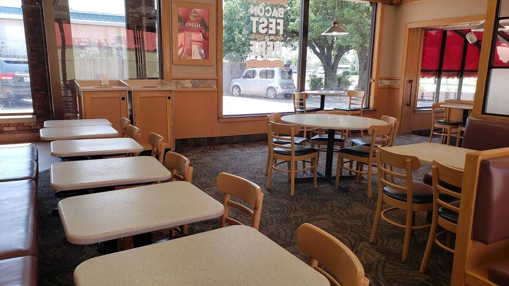 Wendys | restaurant | 1012 S Broadway, Edmond, OK 73034, USA | 4053482632 OR +1 405-348-2632