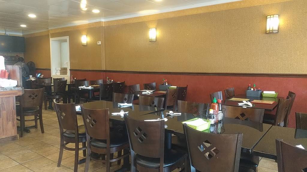 Thai E San | restaurant | 2334 N College Ave, Fayetteville, AR 72703, USA | 4795878177 OR +1 479-587-8177