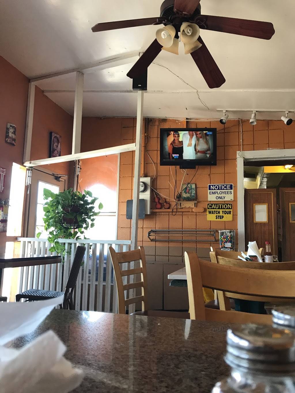 El Tapatio | restaurant | 926 S San Fernando Blvd, Burbank, CA 91502, USA | 8185670229 OR +1 818-567-0229