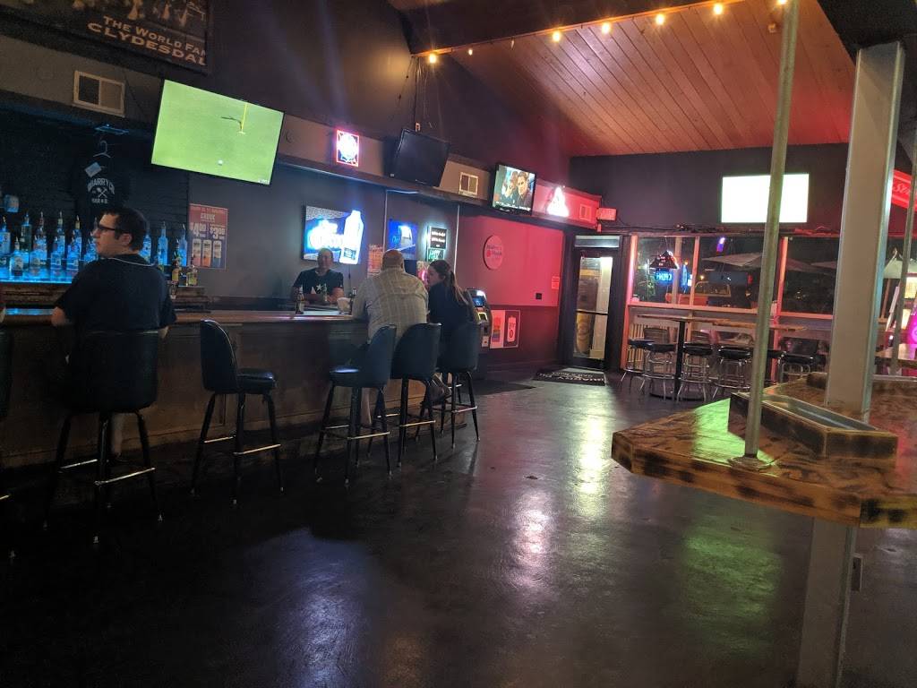 The Quarry Co. Bar and Grill | restaurant | 3582 Trabue Rd, Columbus, OH 43204, USA | 6144870667 OR +1 614-487-0667