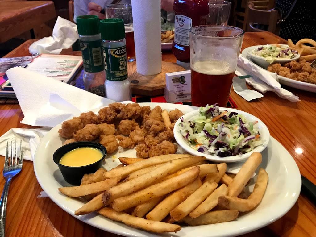 Gators Dockside | restaurant | 13701 S John Young Pkwy, Orlando, FL 32837, USA | 4079851790 OR +1 407-985-1790