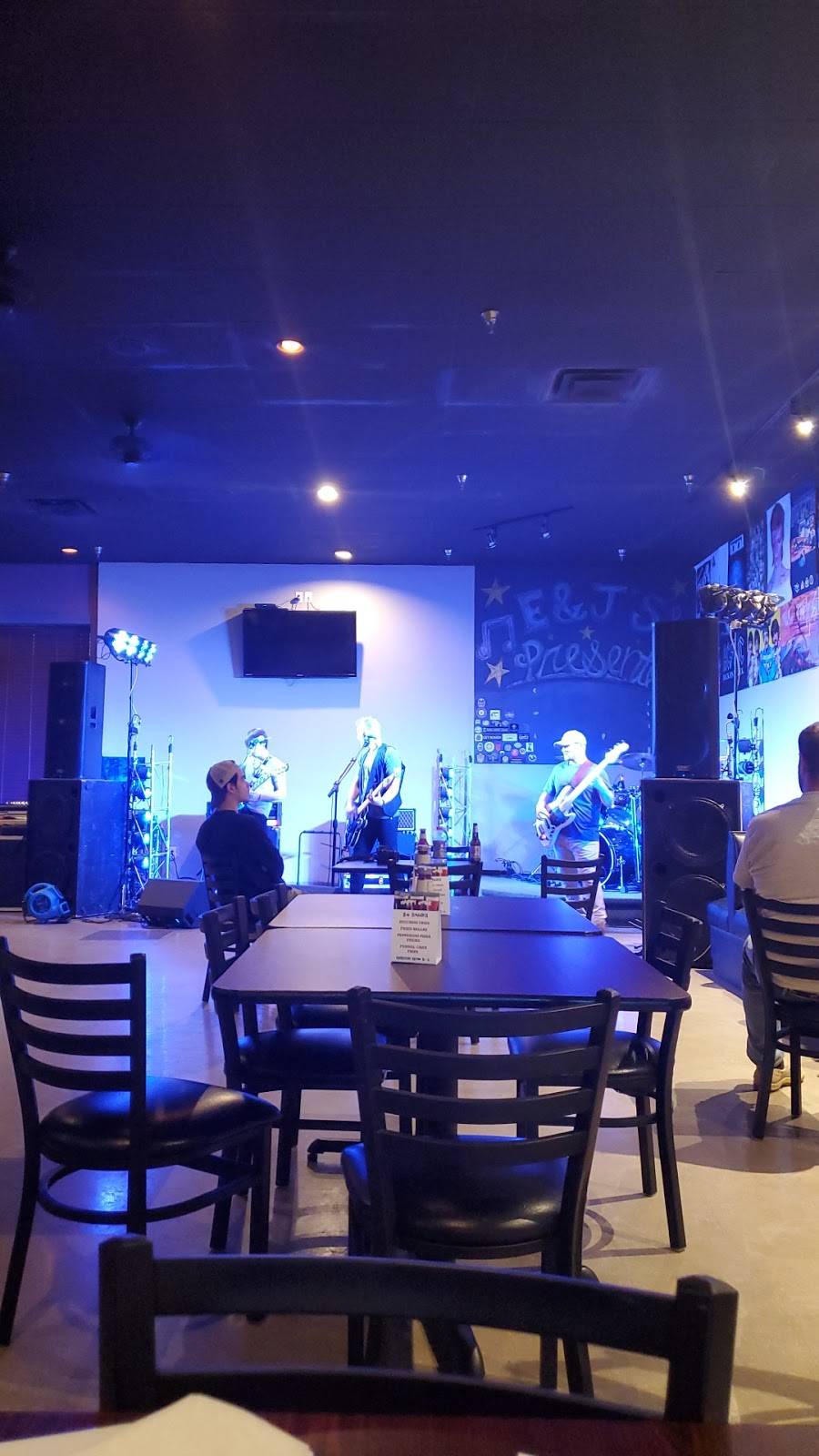 E & Js Deli Pub | restaurant | 2800 W Main St, Waynesboro, VA 22980, USA | 5402212927 OR +1 540-221-2927