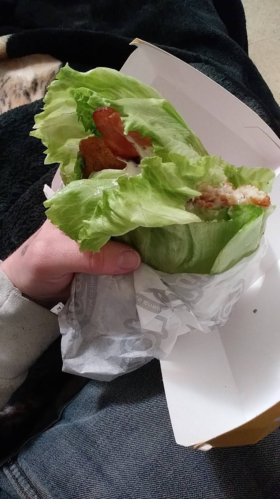 Carls Jr. | restaurant | 1449 E F St, Oakdale, CA 95361, USA | 2098472948 OR +1 209-847-2948