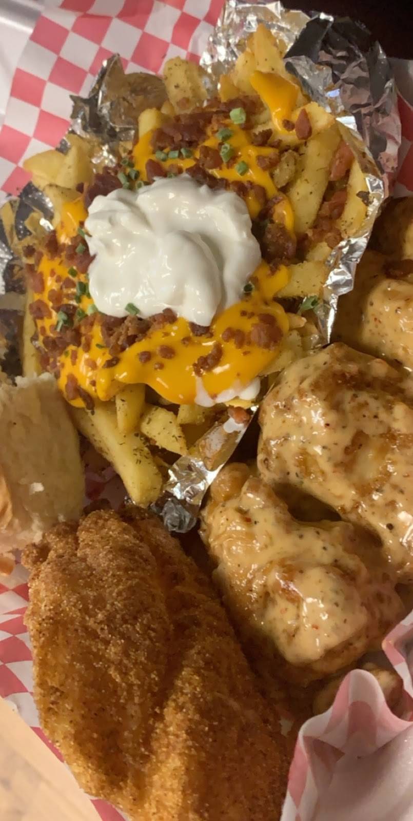 Dynamo’s Wings | restaurant | 915 Tiny Town Rd suite c, Clarksville, TN 37042, USA | 9314445405 OR +1 931-444-5405