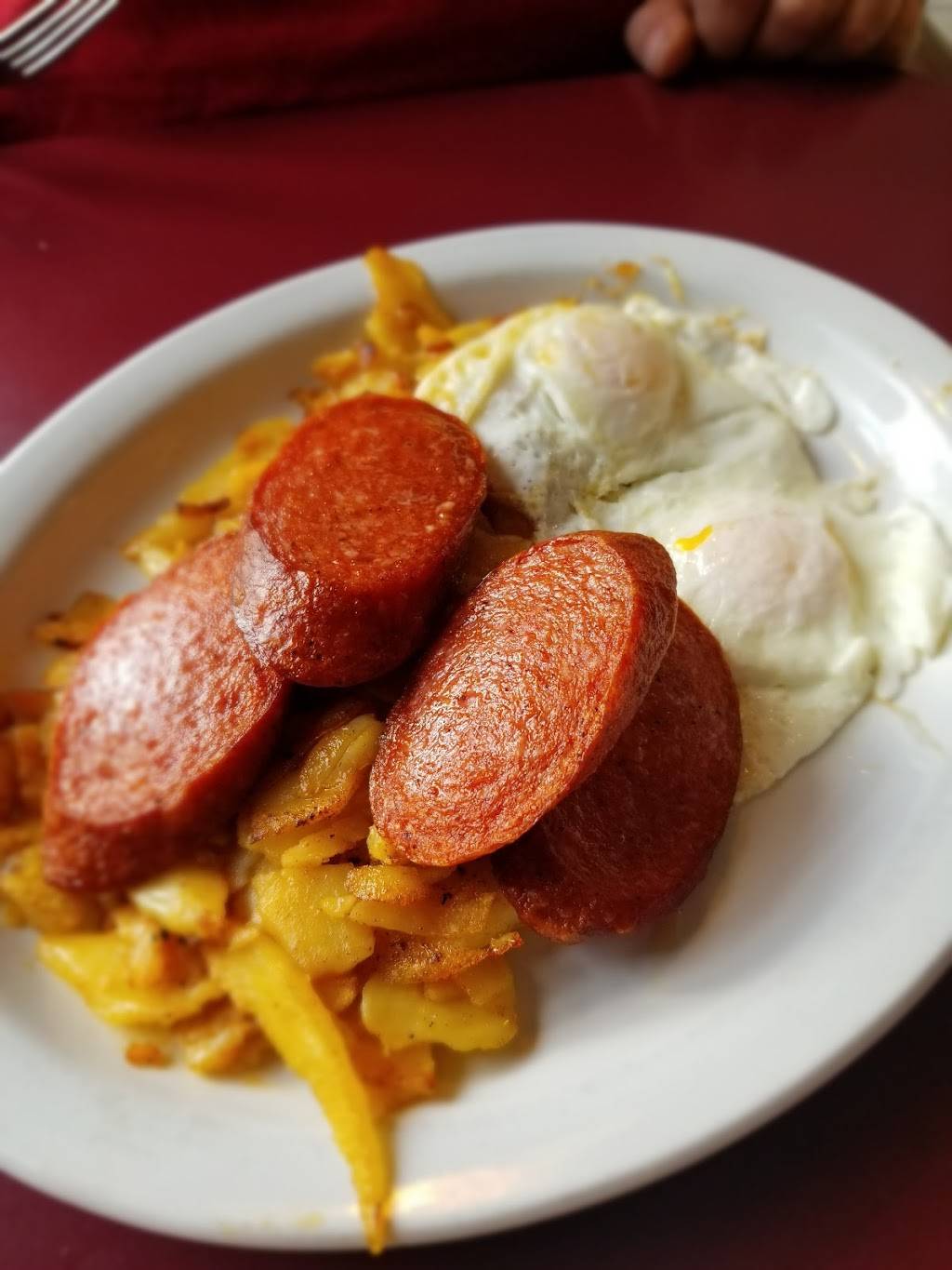 Slices Family Restaurant | restaurant | 300 King St W, Kitchener, ON N2G 1B7, Canada | 5195763760 OR +1 519-576-3760