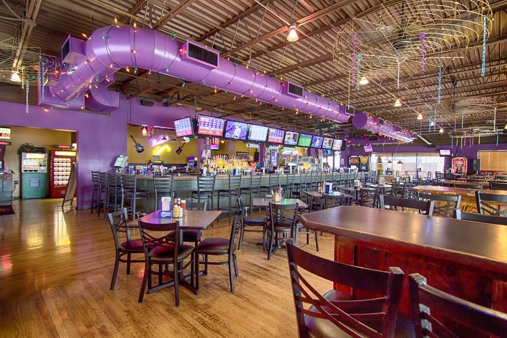 Gator Jakes Bar & Grill | restaurant | 36863 Van Dyke Ave, Sterling Heights, MI 48312, USA | 5869833700 OR +1 586-983-3700