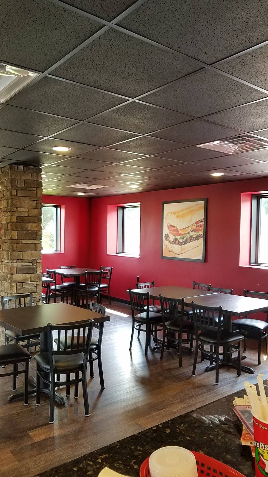 Foxs pizza reynoldsville | restaurant | 1 Broadway St, Reynoldsville, PA 15851, USA | 8146122720 OR +1 814-612-2720