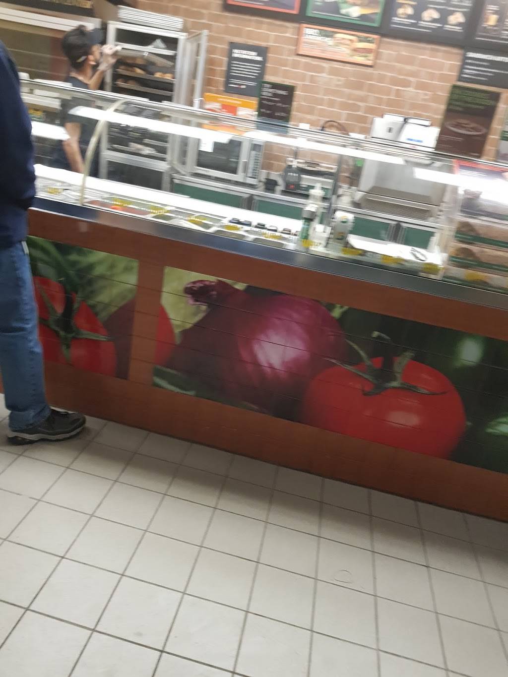 Subway | restaurant | 366 Bloor St E #4, Toronto, ON M4W 1H4, Canada | 4169442220 OR +1 416-944-2220