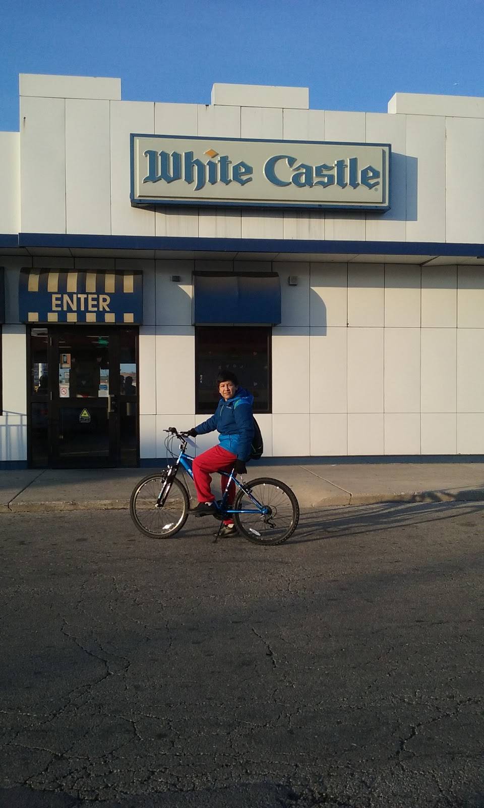 White Castle | restaurant | 2209 S Cicero Ave, Cicero, IL 60804, USA | 7086564884 OR +1 708-656-4884