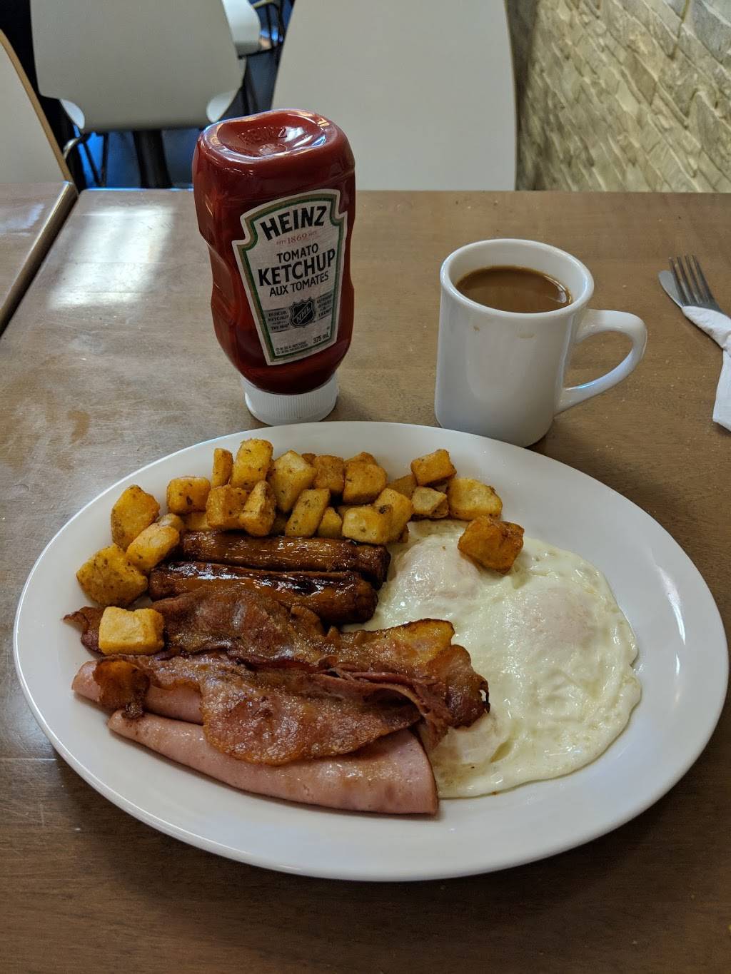 Daybreak Restaurant | restaurant | 1065 Davis Dr #6, Newmarket, ON L3Y 2R9, Canada | 9058360911 OR +1 905-836-0911