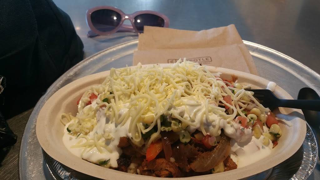 Chipotle Mexican Grill | restaurant | 111 N Nellis Blvd #150, Las Vegas, NV 89110, USA | 7024488102 OR +1 702-448-8102