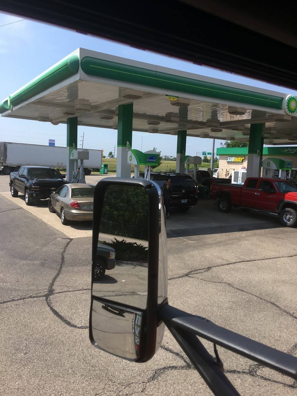 BP | restaurant | 650 Midland Rd, Janesville, WI 53546, USA | 6087583540 OR +1 608-758-3540