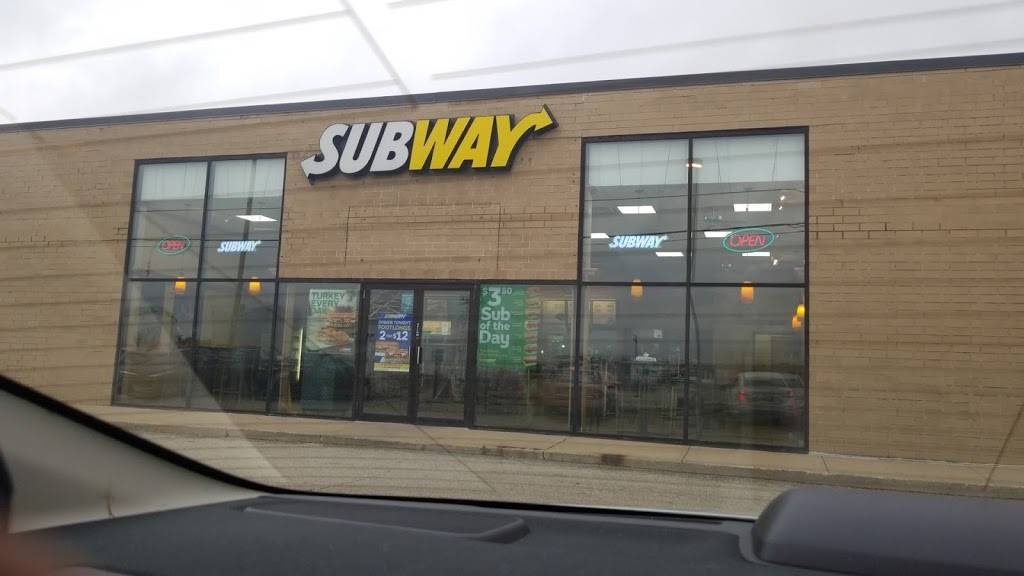 Subway Restaurants | restaurant | 2801 W Touhy Ave, Elk Grove Village, IL 60007, USA | 8477590995 OR +1 847-759-0995