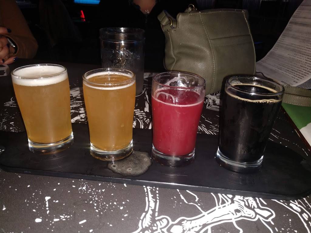 Hop Station | restaurant | 318 Union St, Mishawaka, IN 46544, USA | 5748554337 OR +1 574-855-4337