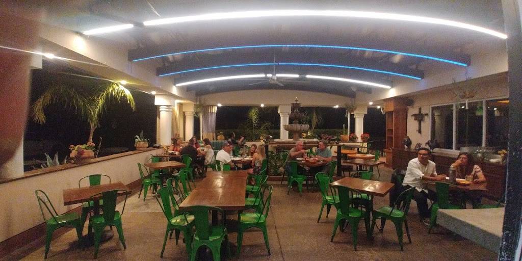 El Farolito | restaurant | 8465 Old Redwood Hwy #101, Windsor, CA 95492, USA | 7078389511 OR +1 707-838-9511