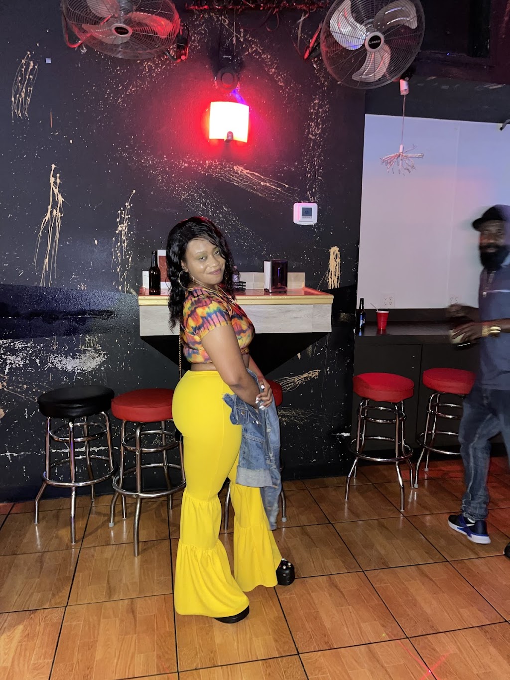 Blitz Lounge Restaurant and Bar | restaurant | 4515 Matlock Rd, Arlington, TX 76018, USA | 6823235323 OR +1 682-323-5323